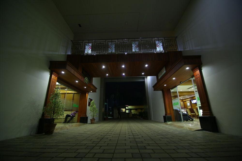Atlas Airport Hotel Apartment Nedumbassery Esterno foto