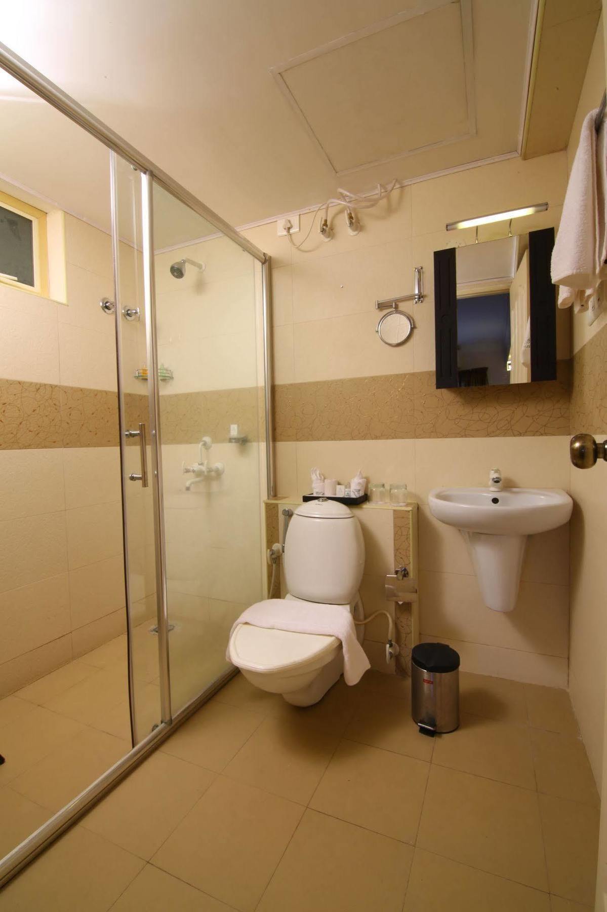 Atlas Airport Hotel Apartment Nedumbassery Esterno foto
