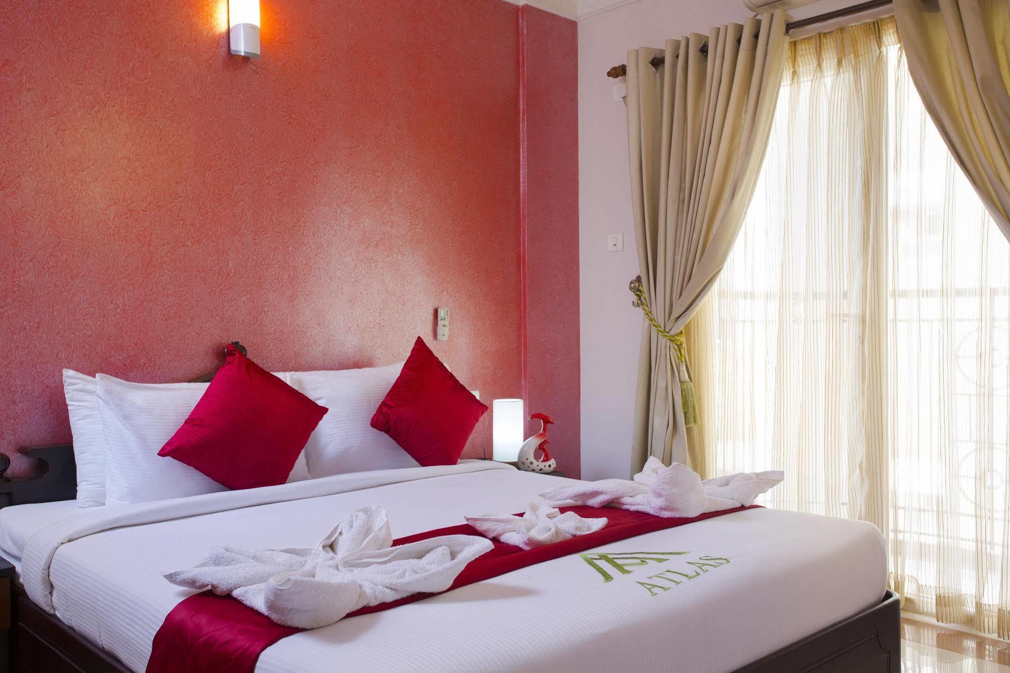 Atlas Airport Hotel Apartment Nedumbassery Esterno foto